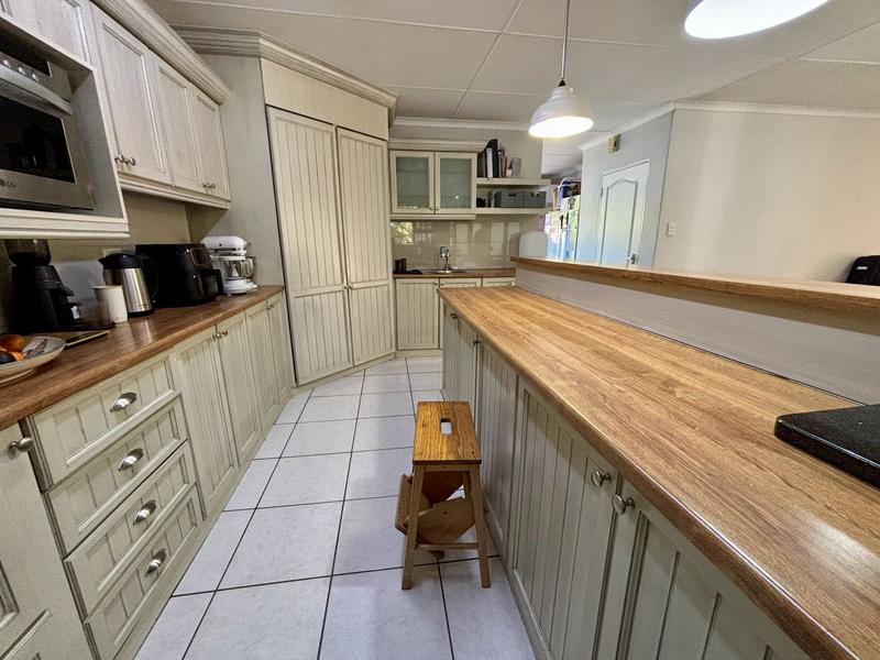 5 Bedroom Property for Sale in Denver Park Western Cape